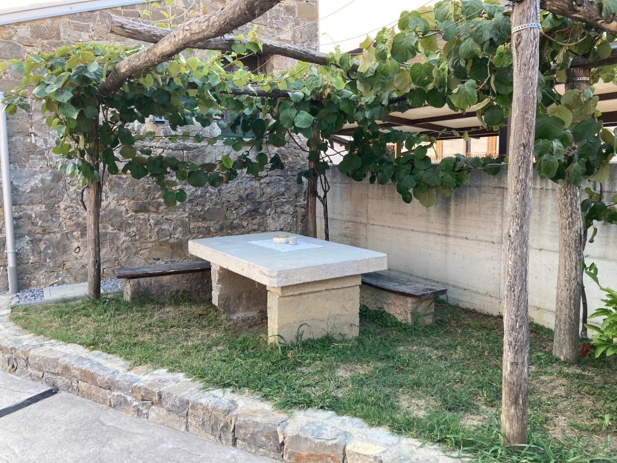 Apartma Hiska Dobravlje Esterno foto