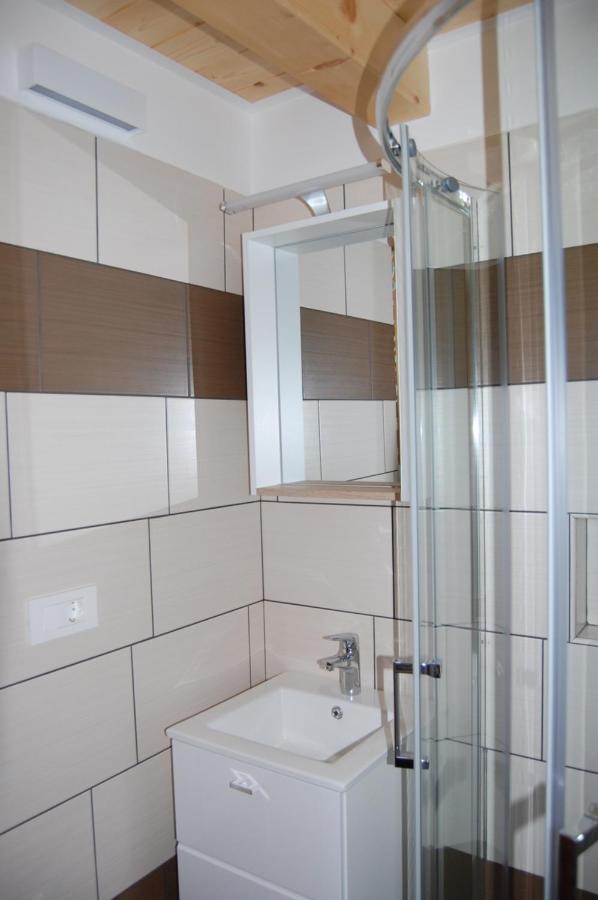 Apartma Hiska Dobravlje Esterno foto
