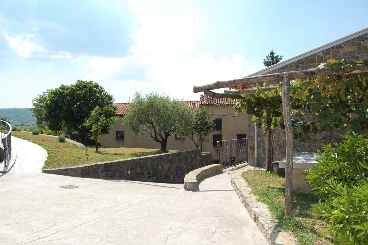 Apartma Hiska Dobravlje Esterno foto