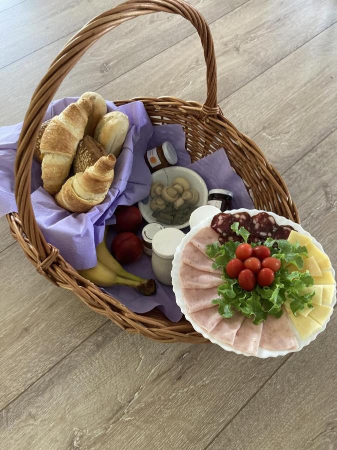 Apartma Hiska Dobravlje Esterno foto